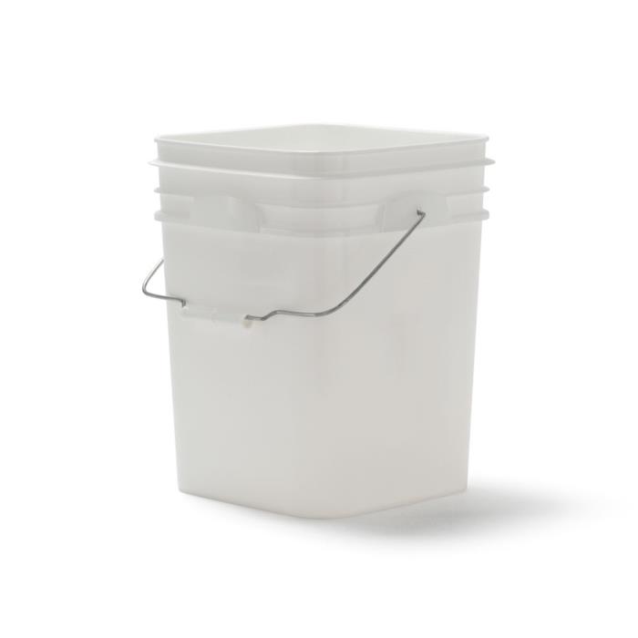Square pail with outlet lid