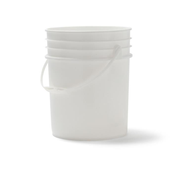 5 gallon deals plastic buckets