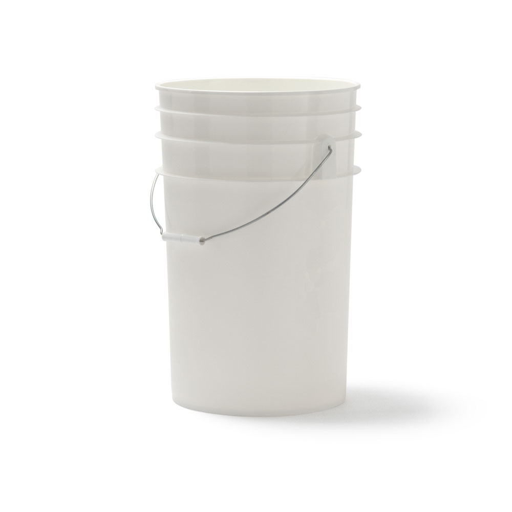 3 Gallon White Plastic Pail with Metal Handle